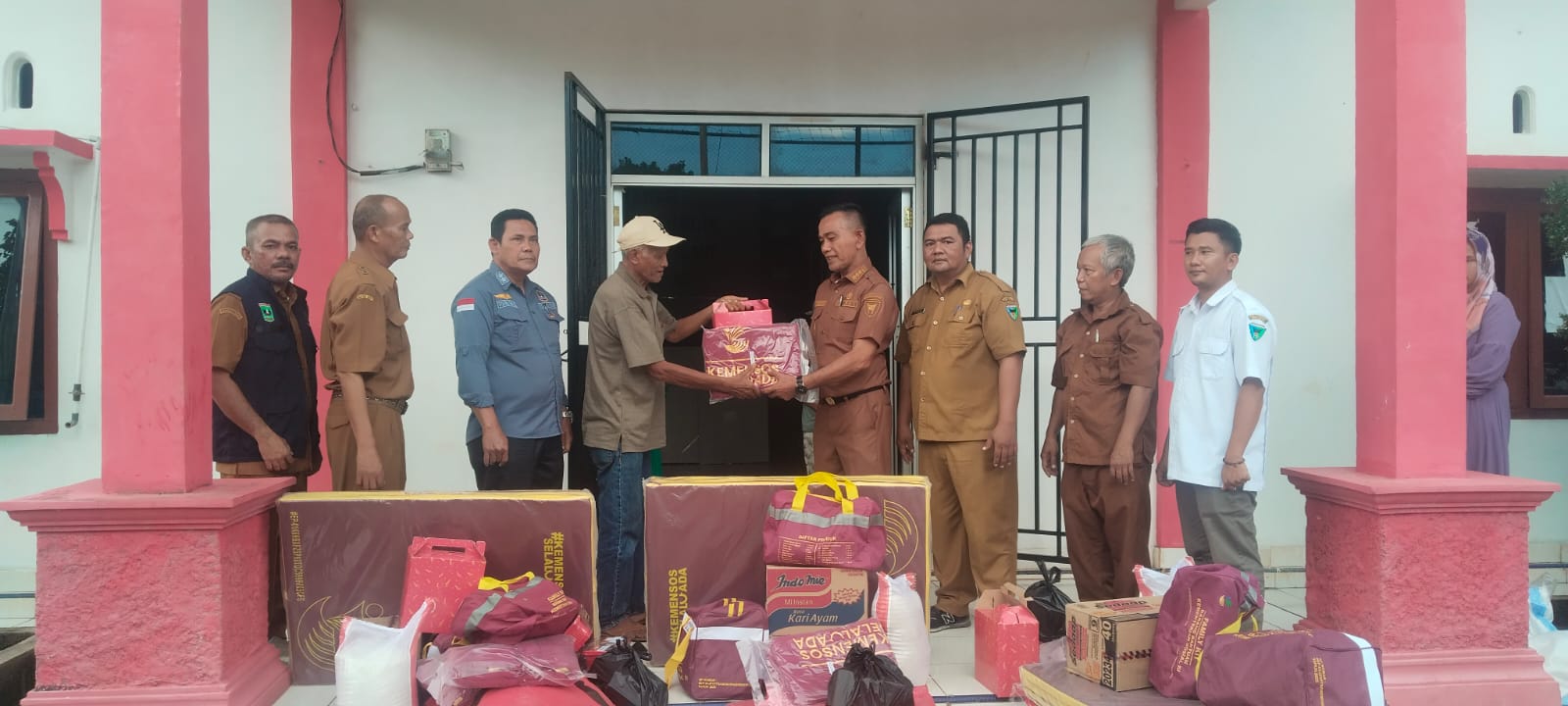 Pasca Kebakaran, Korban di Silaut Terima Dukungan Logistik dan Sembako